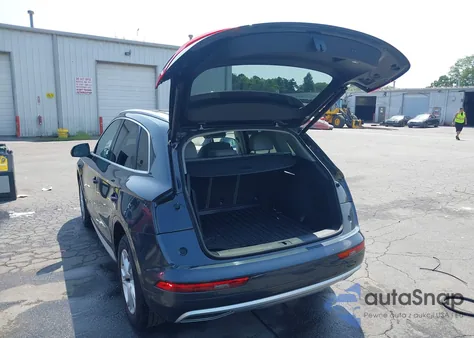 2018 Audi Q5 2.0T Premium/2.0T Tech Premium z USA, uszkodzony, nr VIN WA1BNAFY7J2215775